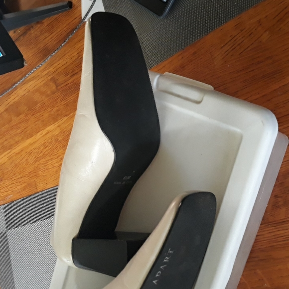 Cream Heels sz 8.5 - Picture 8 of 15